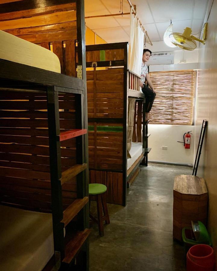 Moon Fools Hostel Panglao Exterior photo