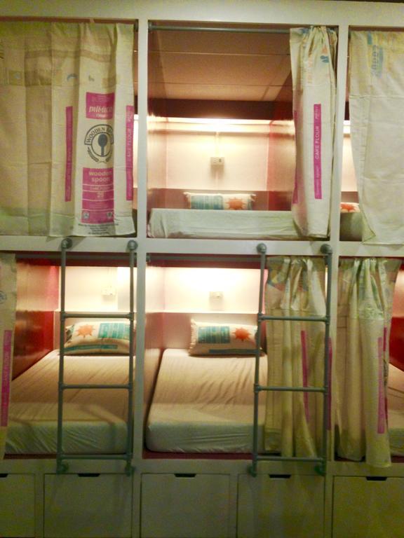 Moon Fools Hostel Panglao Exterior photo