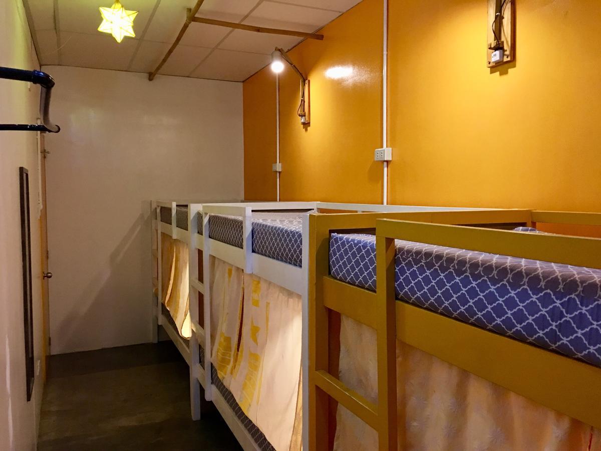 Moon Fools Hostel Panglao Exterior photo